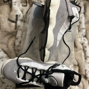 Jordan Kids Shoes in Gray and White